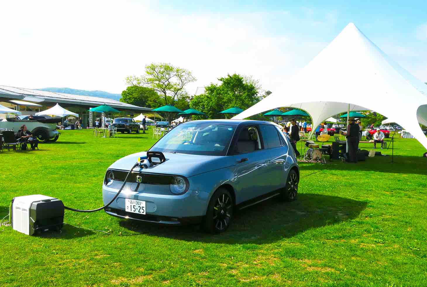 EVイベントでも注目の的だったホンダeは、V2Hでイベント会場に給電することも