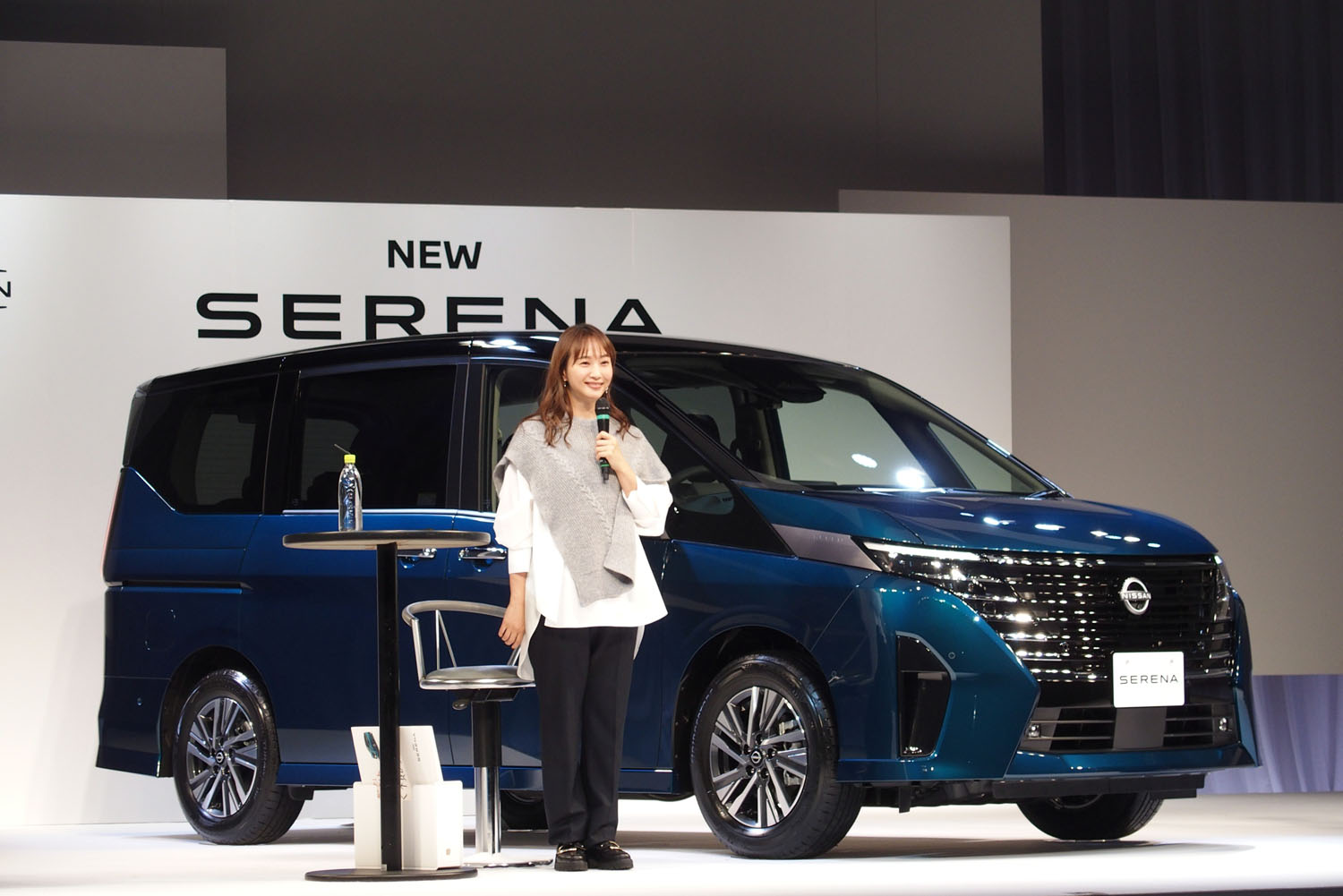 新型「日産セレナ」発表会の会場から 内装・外装など25枚 【画像・写真】 - webCG