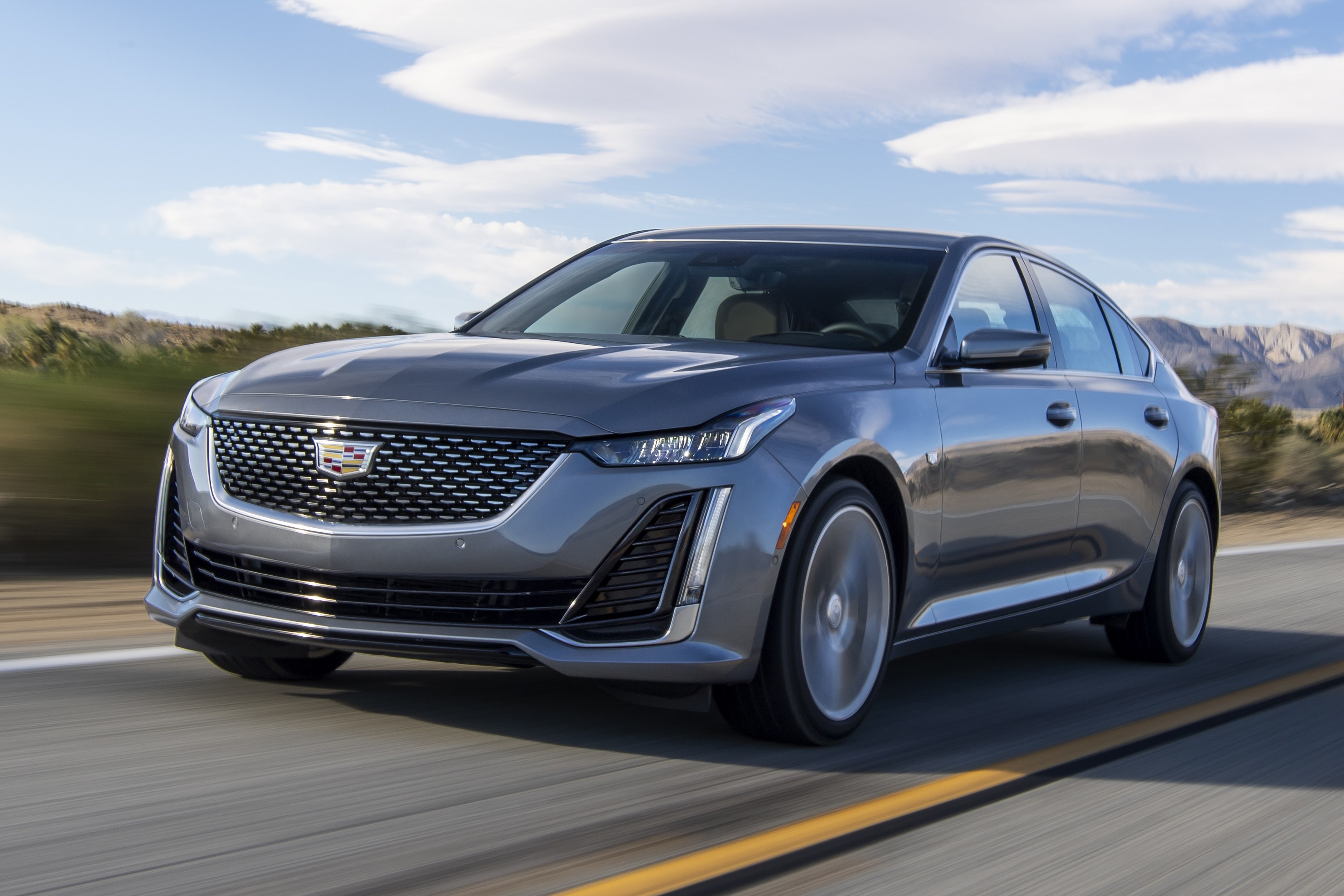 キャデラックの新型セダン「CT5」が日本上陸 コンセプトカー譲りの流麗