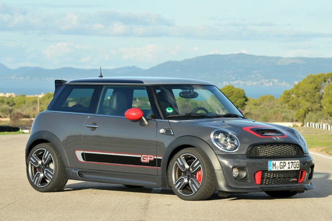 MINIジョンクーパーワークスGP（FF/6MT）【海外試乗記】 サーキットに