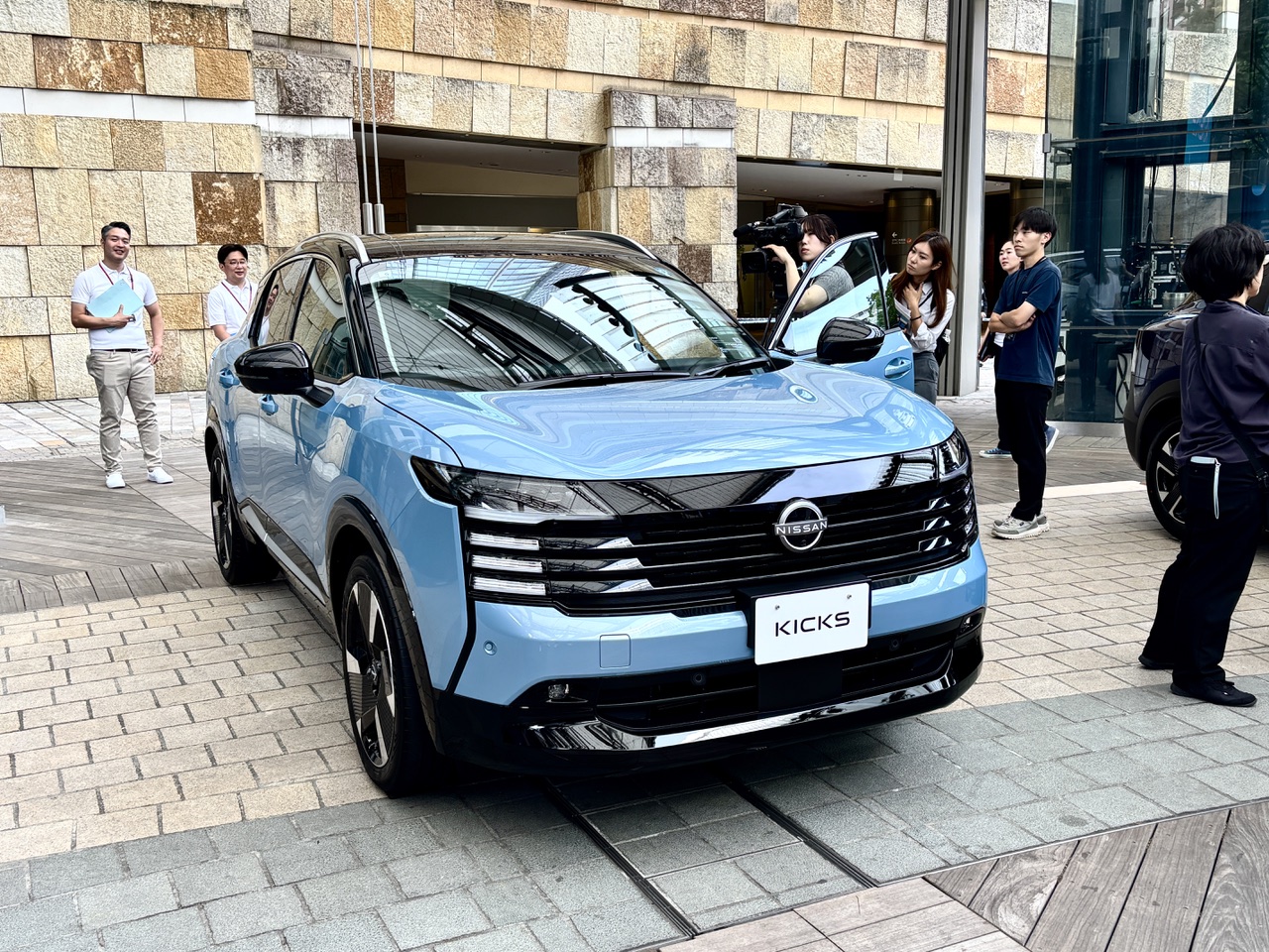 待望の2代目「日産キックス」は「ヴェゼル」や「カローラ クロス」に勝てるのか!?　小沢コージが嗅ぎまわる