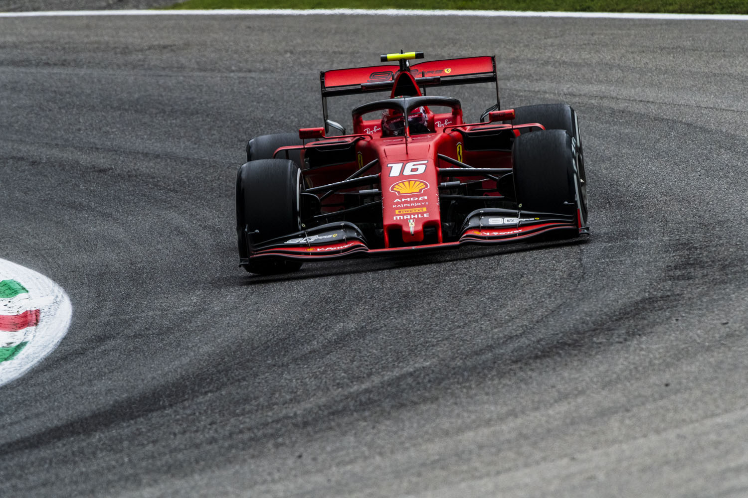 2019年イタリアGP フェラーリ額装ポスター ルクレールシューマッハ