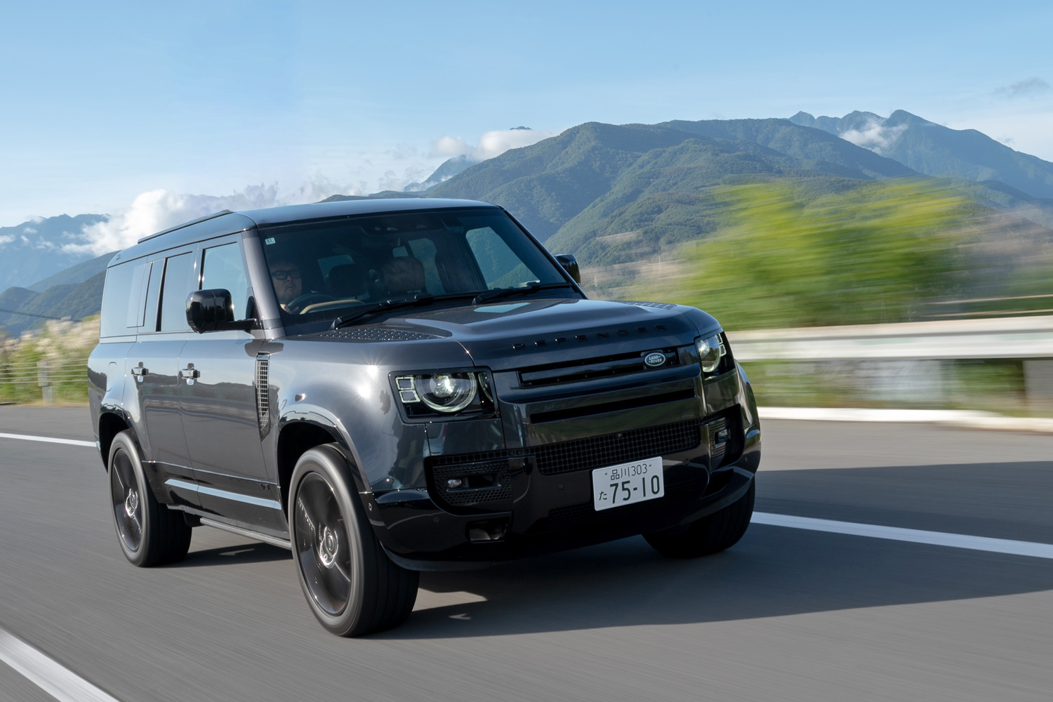 MTBのトップライダーが語る「ディフェンダー130」の魅力 【DEFENDER