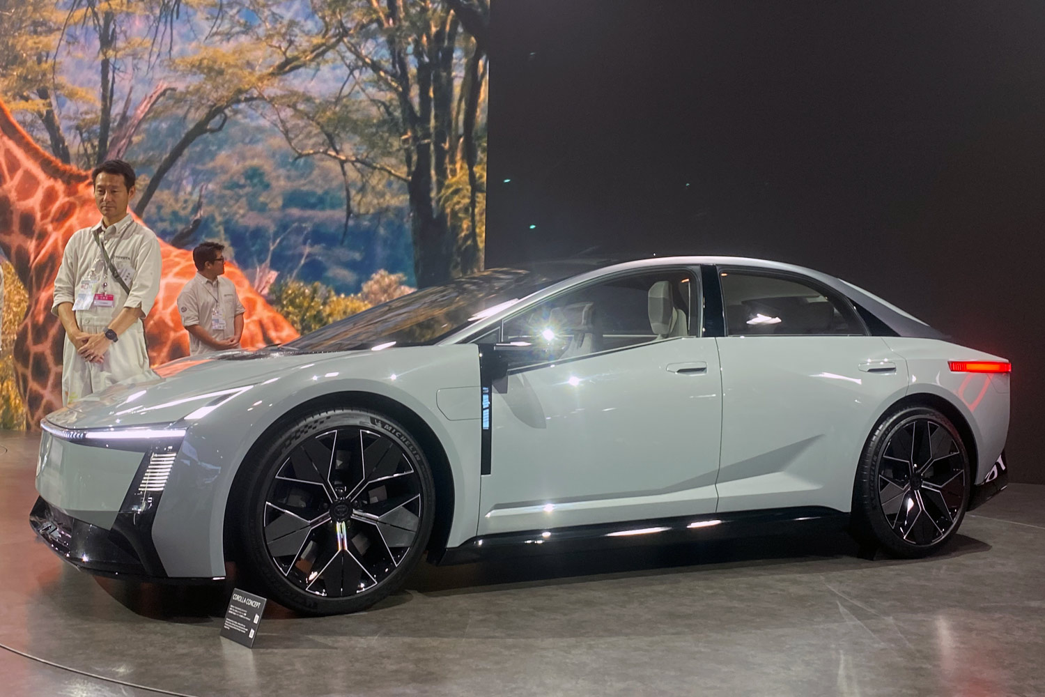 これがおすすめ！ トヨタ・カローラ コンセプト：次期型「カローラ」はスポーツカーになる!?【ジャパンモビリティショー2025】