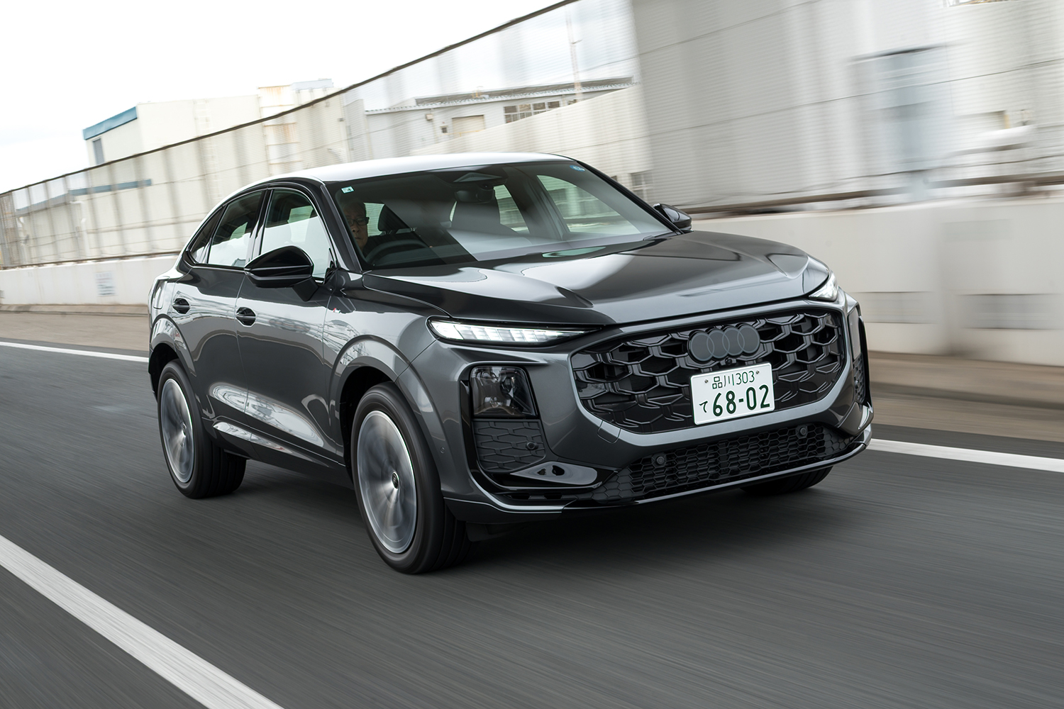 アウディQ3スポーツバックTFSIクワトロ150kWアドバンスト（4WD/7AT