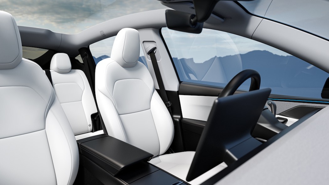 7人乗り「モデルY」が再登場？　米国テスラが顧客向けメールに「最大7人着席可能」と記載