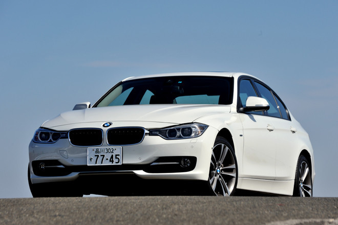  328i ホワイト 自動車本体 BMW 328iスポーツ（FR/8AT）【試乗記】 攻める定番 - webCG