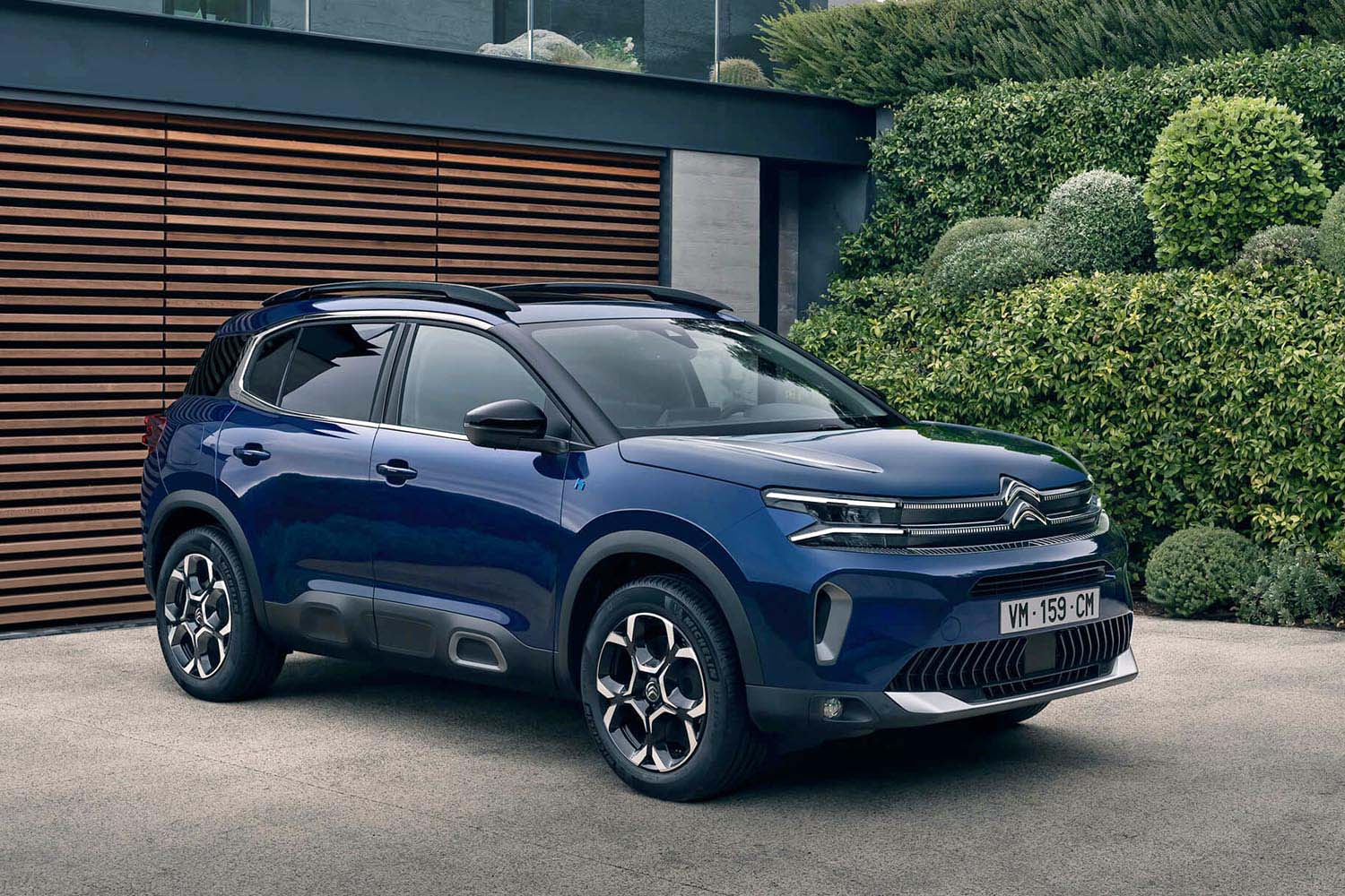 フロントまわりが新デザインに 「シトロエンC5エアクロスSUV」の