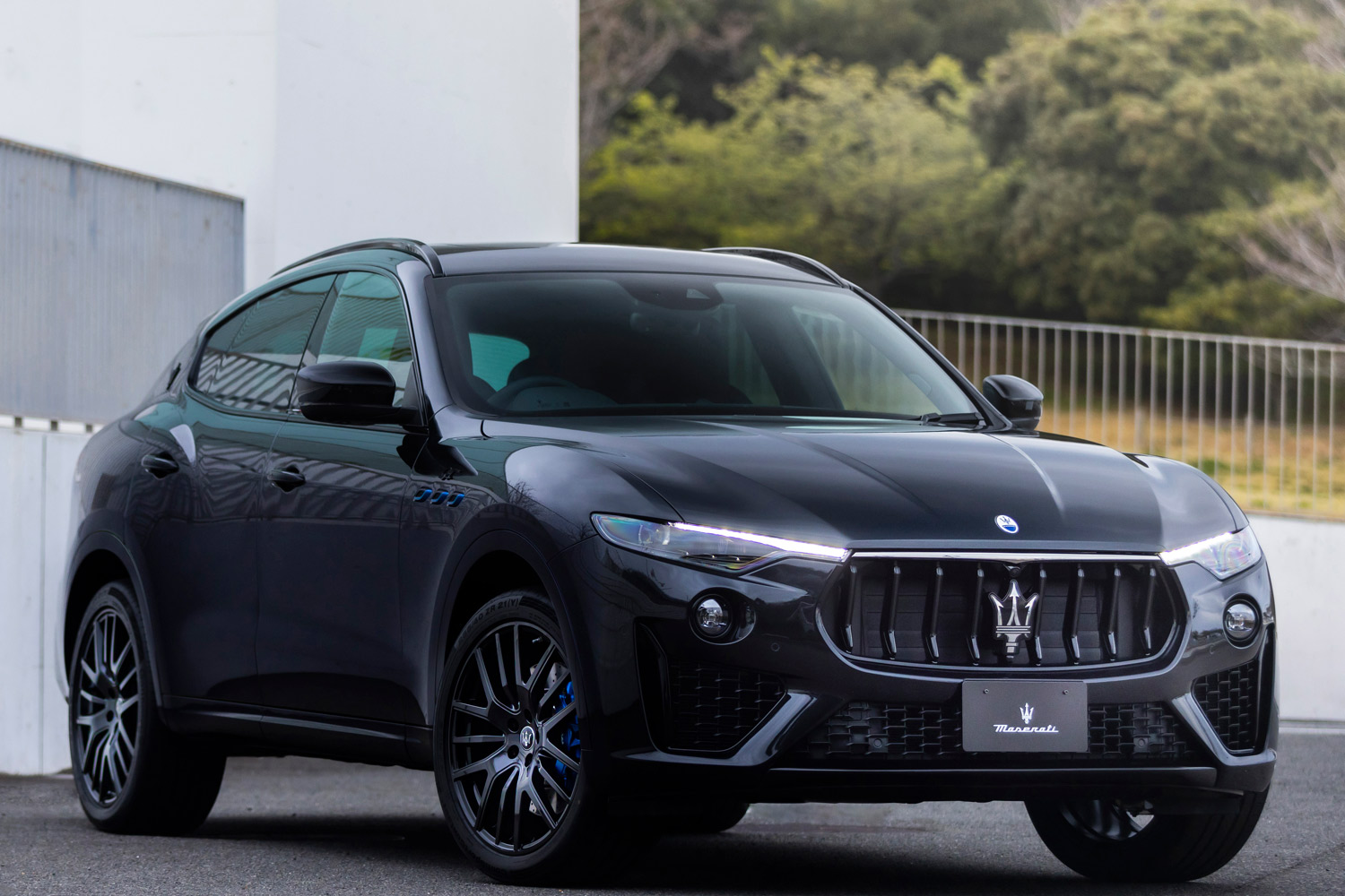 マセラティ・ギブリ／レヴァンテ」に黒が目を引く限定車「ネロ イン  