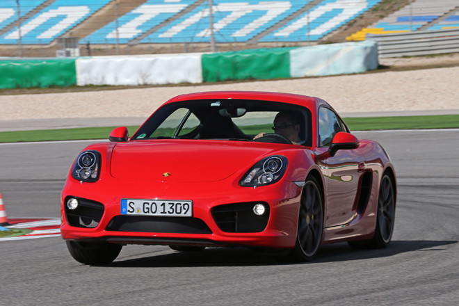 ポルシェ　ケイマンS ポルシェ・ケイマンS（MR/7AT）／ケイマン（MR/7AT）【海外試乗