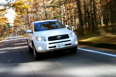 トヨタRAV4 G（4WD/CVT）／SPORT（4WD/CVT）【試乗記】 スモールSUVの 