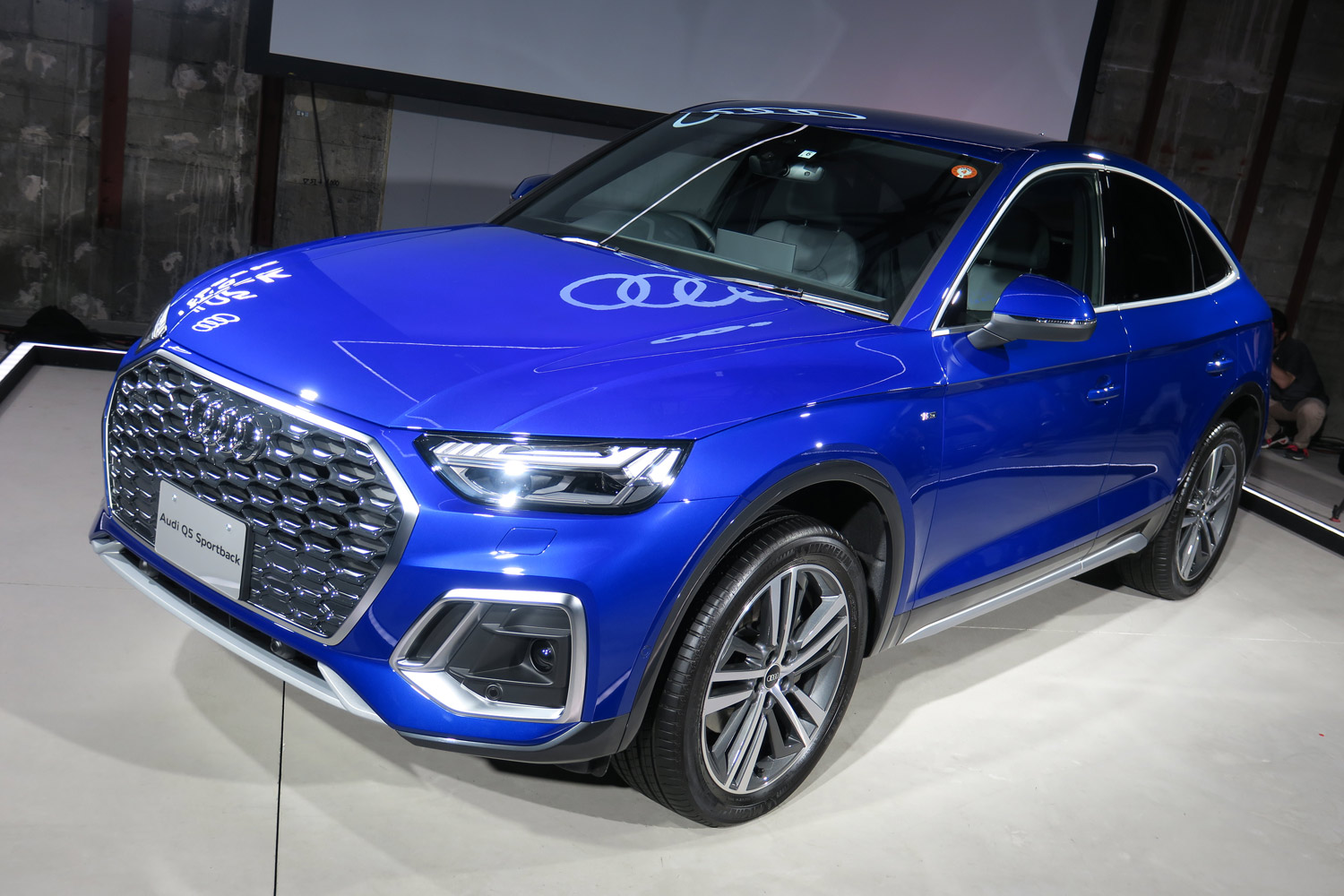 アウディQ5スポーツバック 1st edition 内装・外装など58枚 【画像