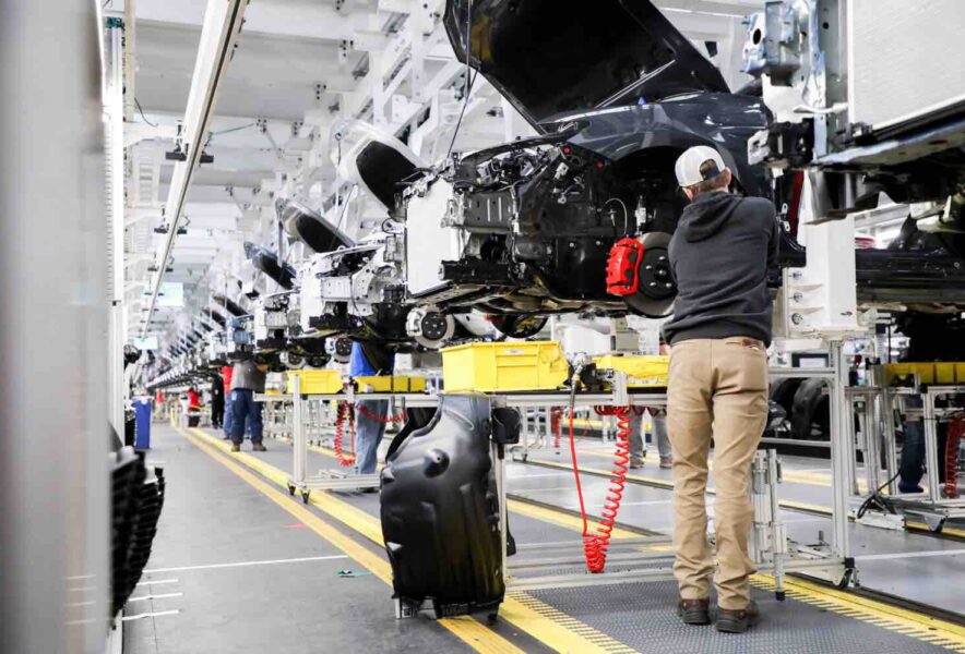 トヨタが米国でのEV生産に向けてケンタッキー工場に約1900億円を投資