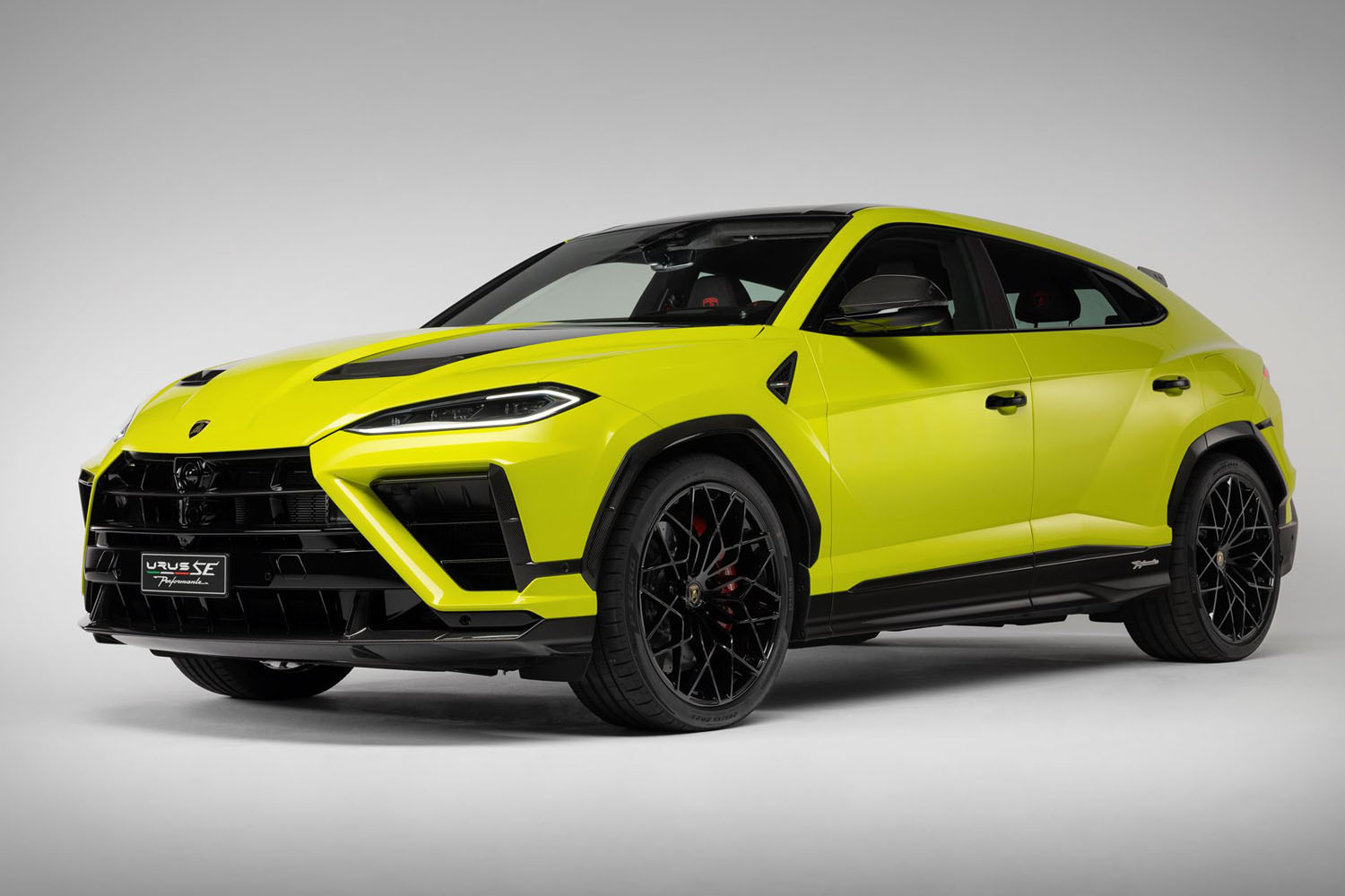 ランボルギーニ・ウルスSE」の高性能バージョン「ウルスSEペル