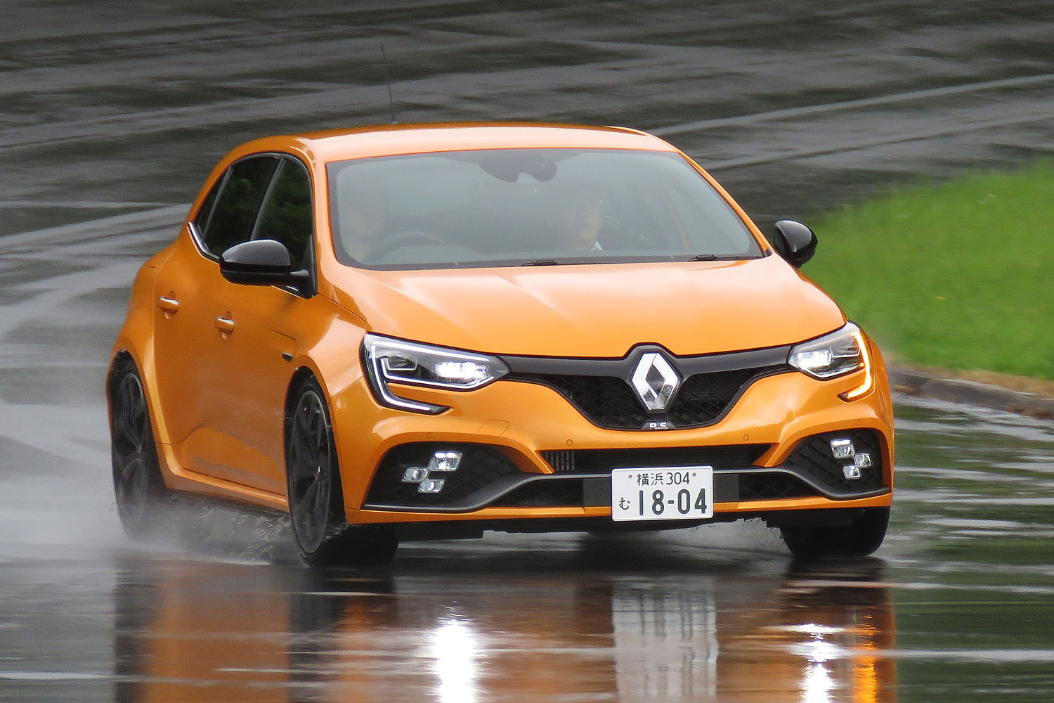 ルノー・メガーヌ」にファン待望の高性能モデル「ルノースポール」登場