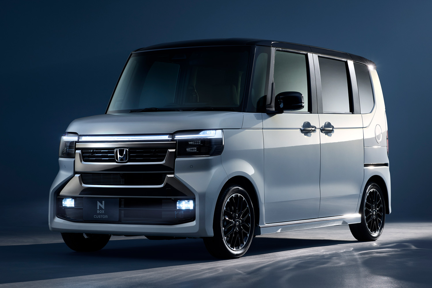 ホンダが「N-BOX」マイナーチェンジモデルの情報を先行公開 予約受注を