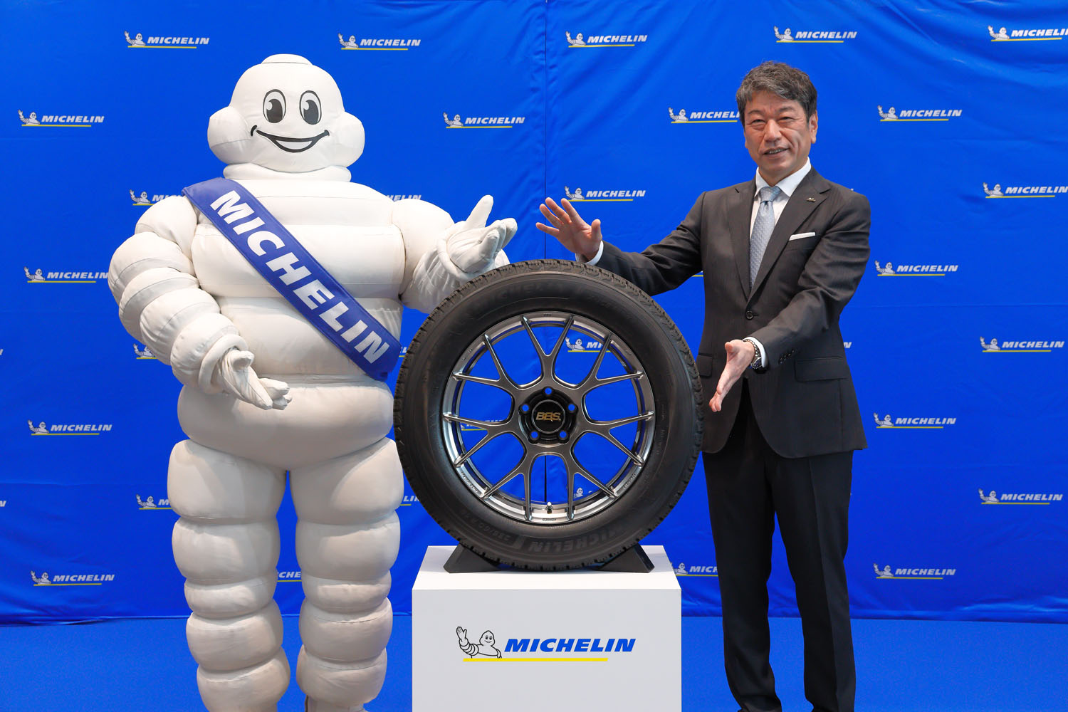 ミシュランがウエット性能と耐摩耗性能を高めたスタッドレスタイヤ「X