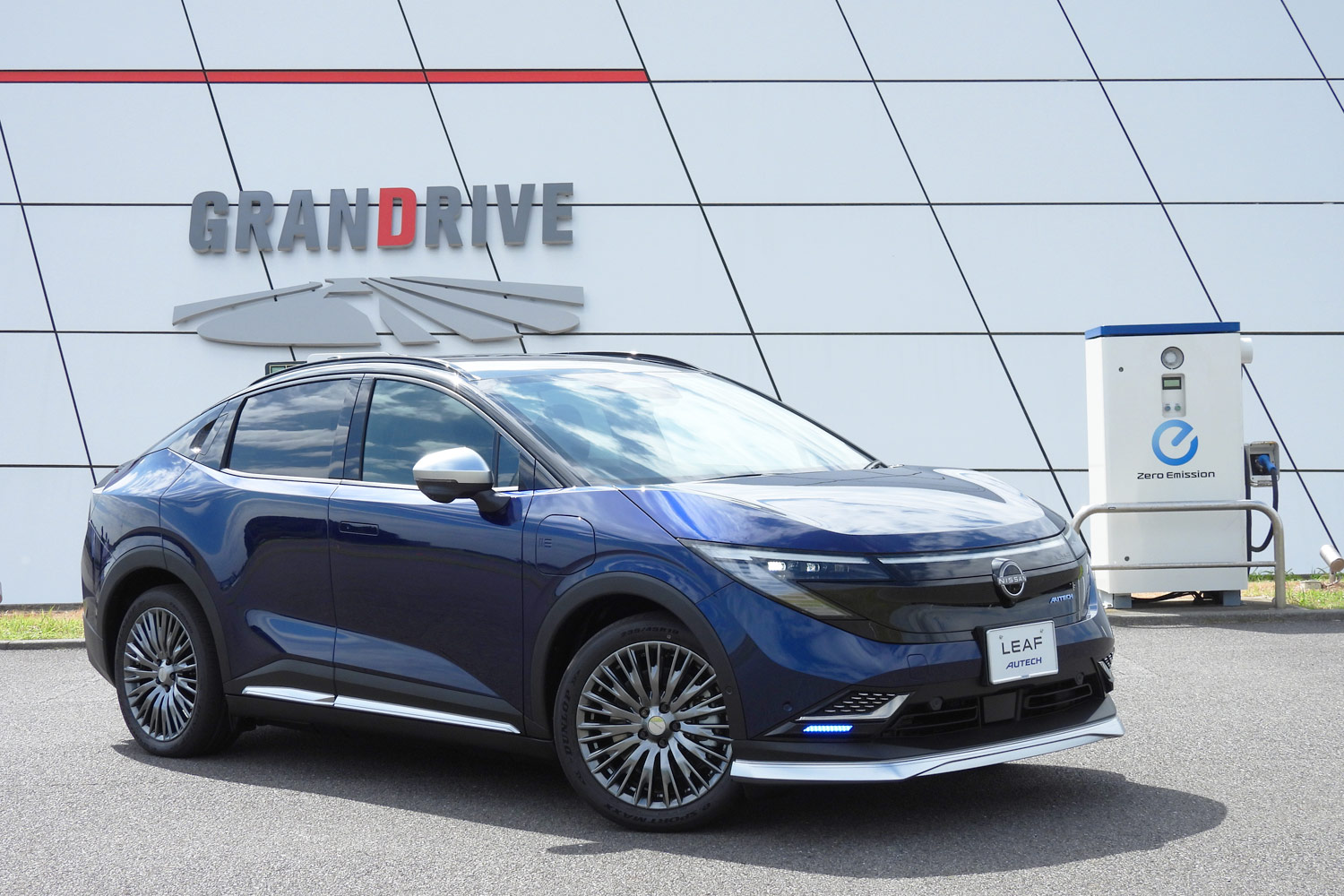 新型日産リーフB7 X／リーフAUTECH／リーフB7 G用品装着車 内装・外装