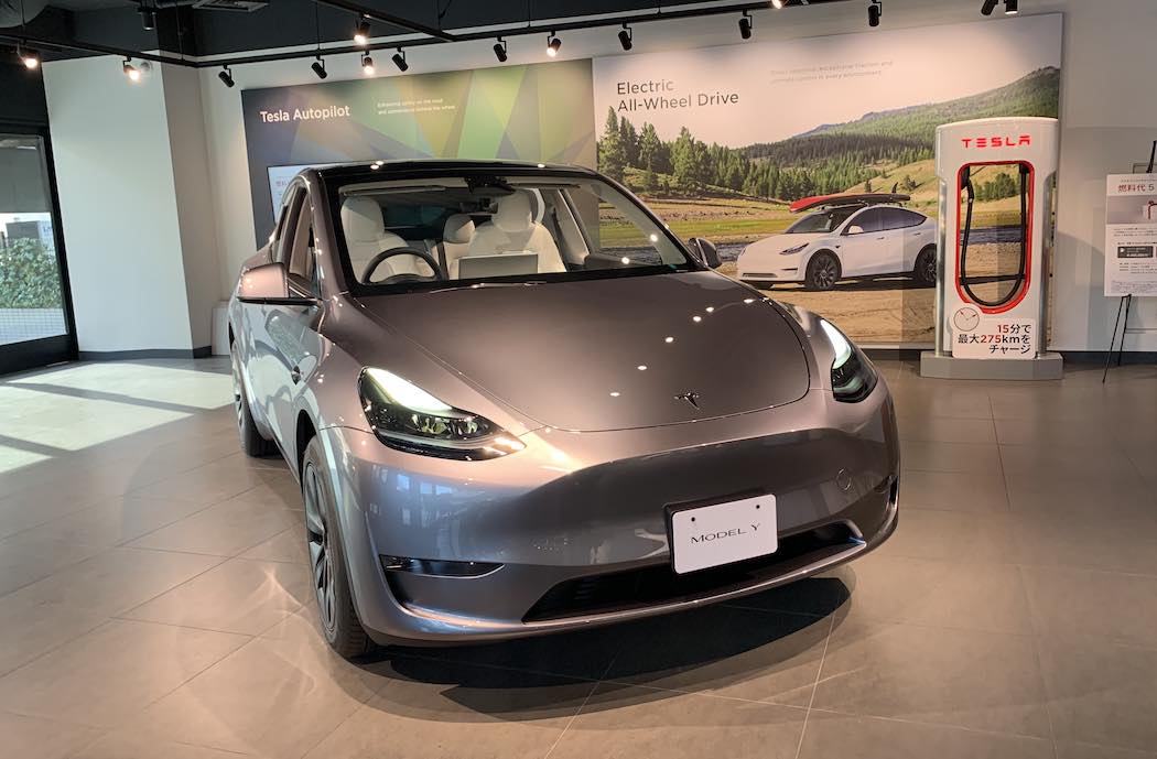 ニューモデルYの隣に展示されていた旧モデルY