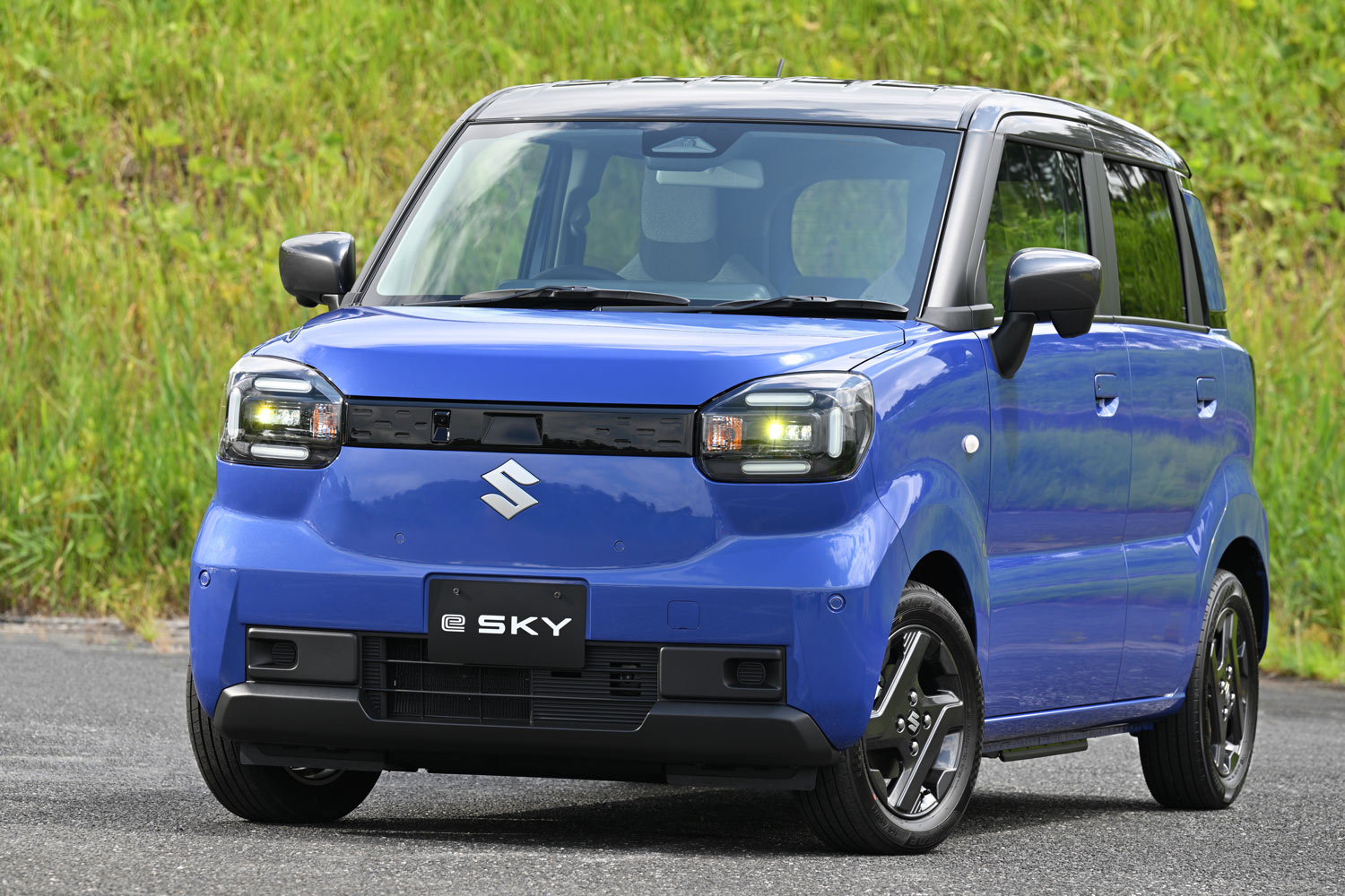 第132回：軽EVのデザインを考える（前編）　―「スズキeスカイ」にみる“大衆車メーカー”スズキのスゴみ―