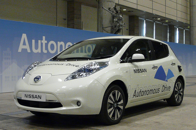 日産が自動運転システムの試作車を公開【CEATEC 2013】 【ニュース
