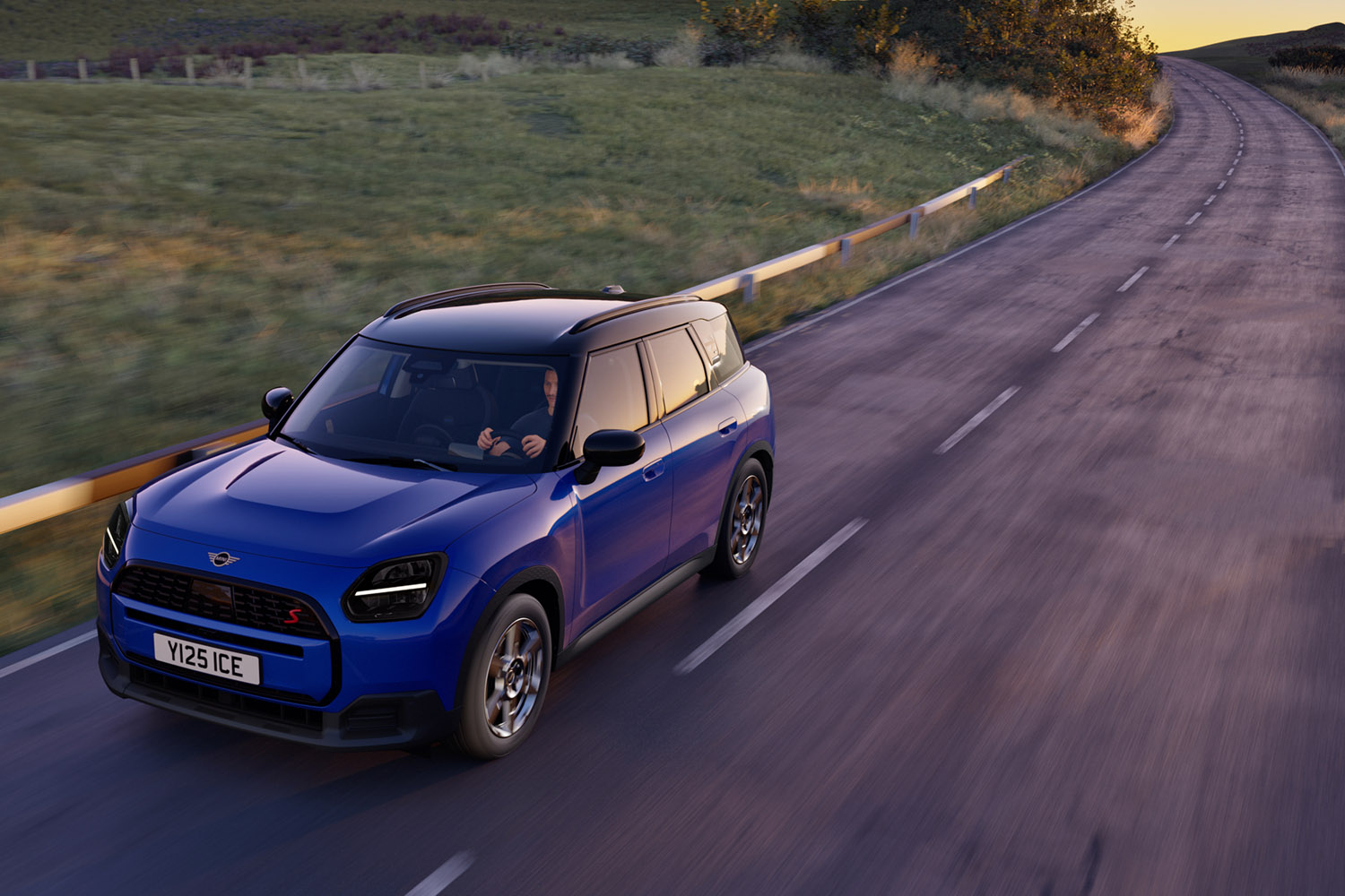 MINIカントリーマン」の4WDモデルに装備を厳選した廉価グレード