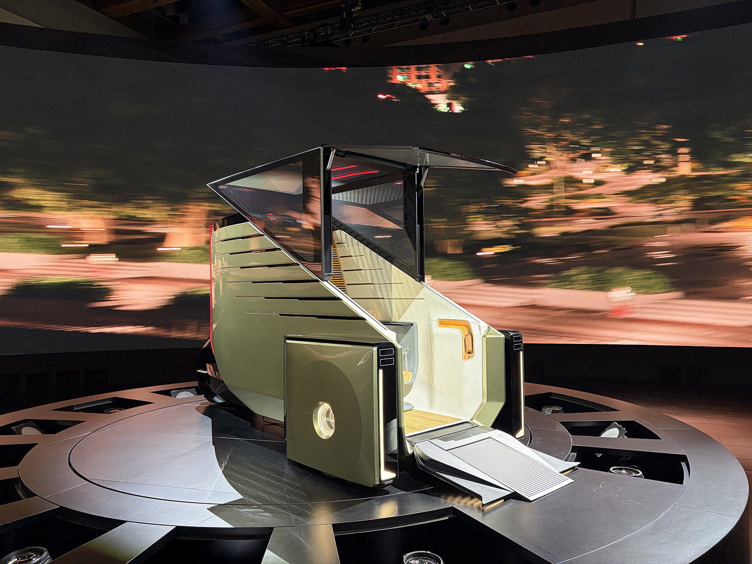 これがおすすめ! ショー全体:未来の自動車はどうなるのか?【ジャパンモビリティショー2025】