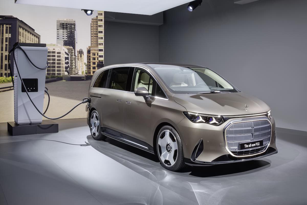 メルセデス・ベンツの新型電動ミニバン「VLE」世界初公開　次世代EVプラットフォームを採用